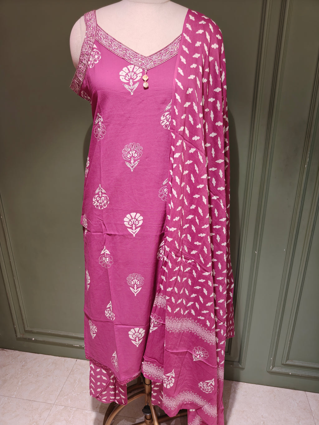 Pink Printed Pure Cotton Sleeveless Kurta Set with Dupatta